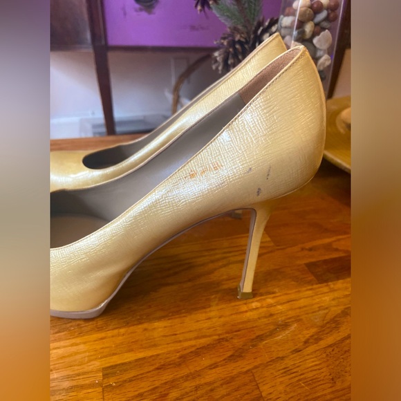 YVES SAINT LAURENT Patent Leather Pumps Size 9 - Picture 6 of 13